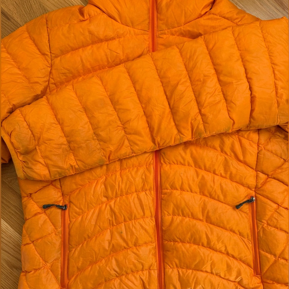 Patagonia Down Sweater Hoody - Mango - Large - Picture 4 of 9